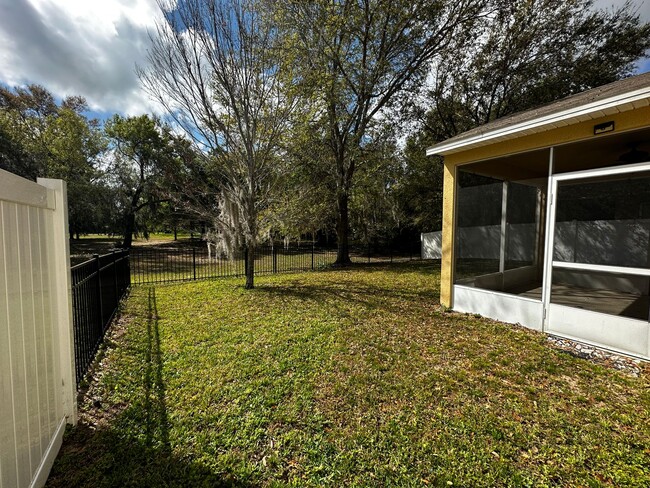 Building Photo - Tavares 4 Bedroom, 2.5 Bath Home