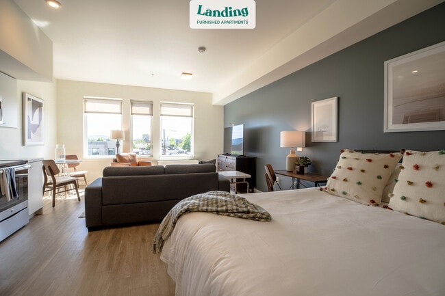 Building Photo - 4545 SW Angel Ave