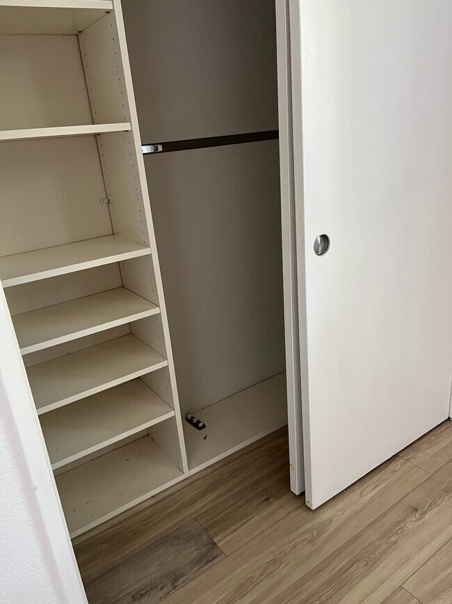 Building Photo - 117 Bayside Ct