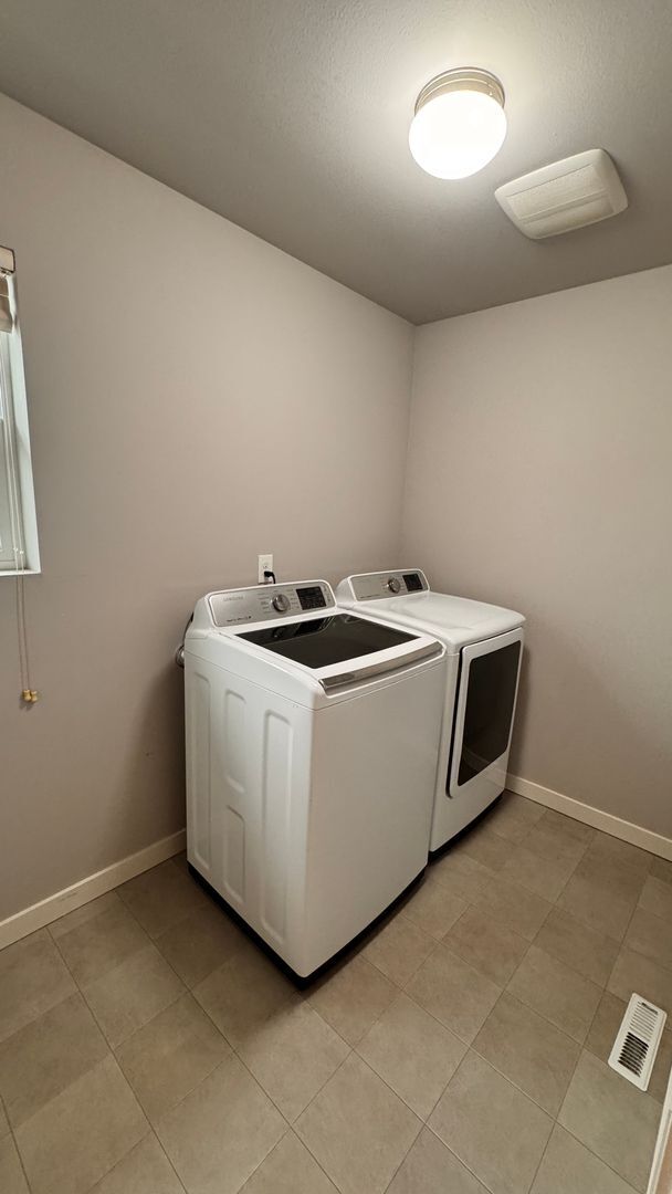 Building Photo - 4 bedroom 2.5 bath house in Auburn