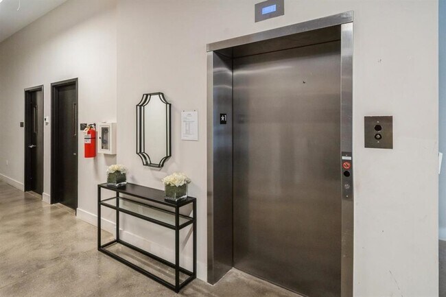 Building Photo - 520 Palisade Ave