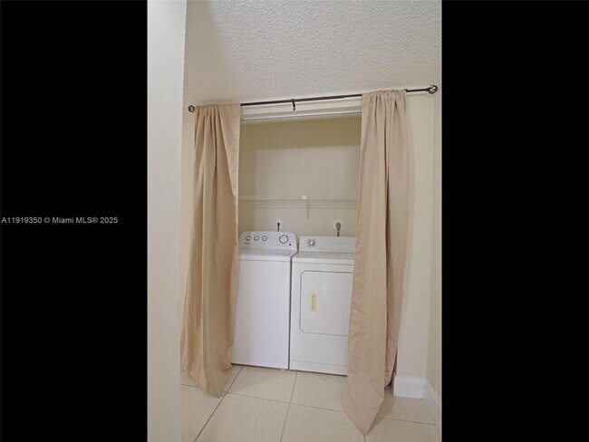 Building Photo - 8321 Coral Lake Dr