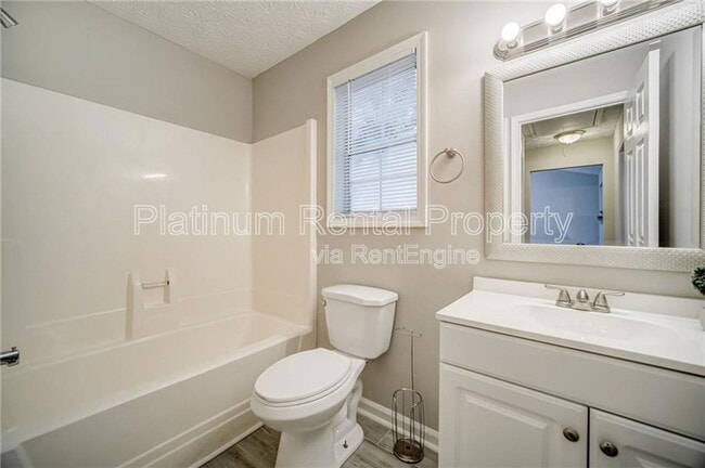 Building Photo - 5113 Hill Farm Dr NE