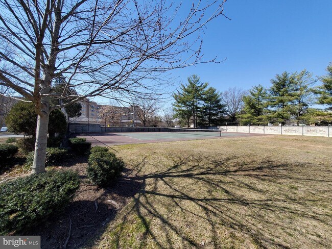 Building Photo - 6050 California Cir