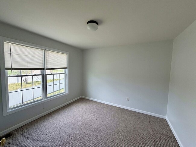 Building Photo - 8 Normandy Way