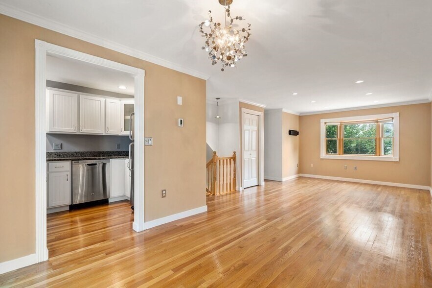 Building Photo - 157 W 3rd St