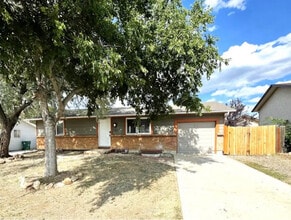 Building Photo - 387 Helena Cir