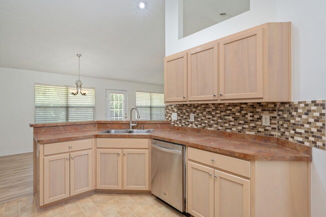 Building Photo - 9750 Parker Lake Cir