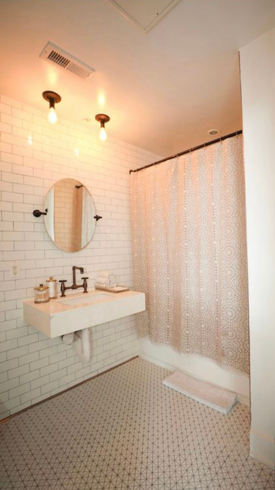 Bathroom (shower and tub) - 1402 H St NE