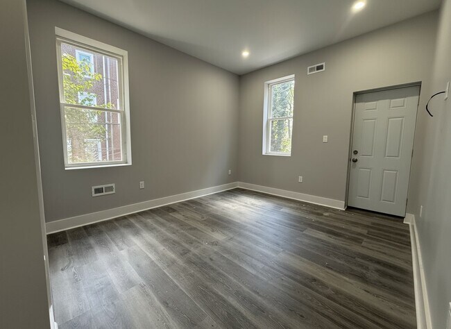 Building Photo - 4917 N 13th St