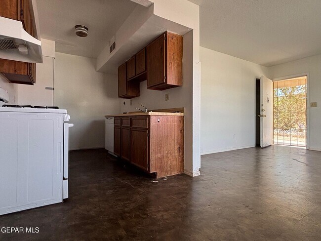Building Photo - 2409 Red Sails Dr