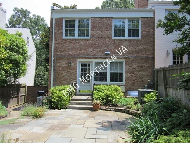 Building Photo - 1160 Wimbledon Dr