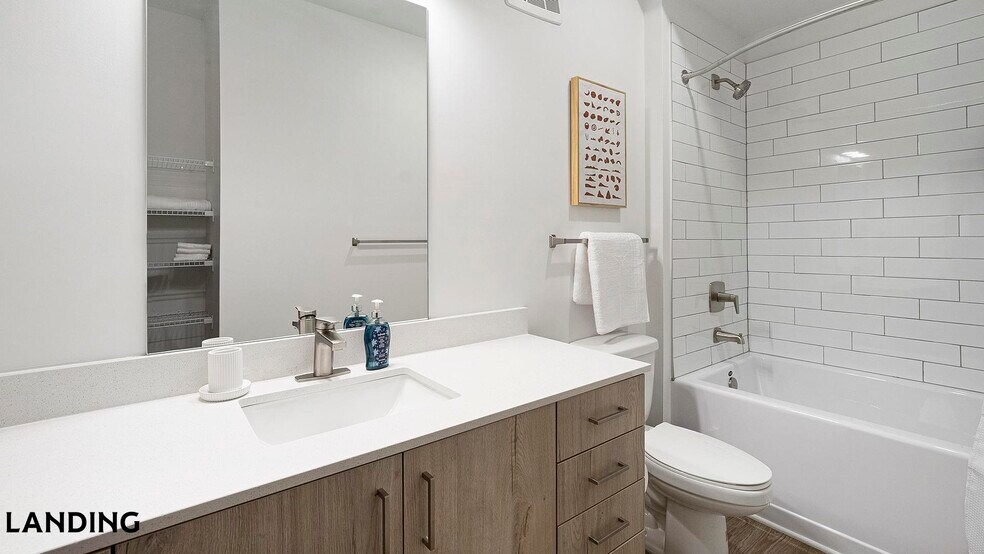 Building Photo - 2800 Milan Ct