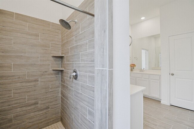 Building Photo - 9407 Camden Clf Ct