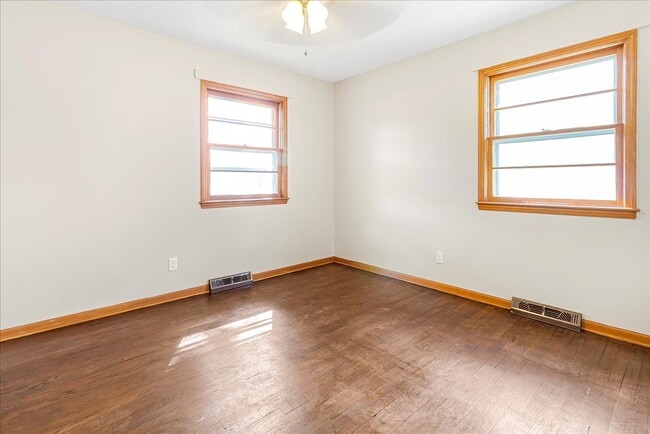 Building Photo - 318 Goodrich Dr