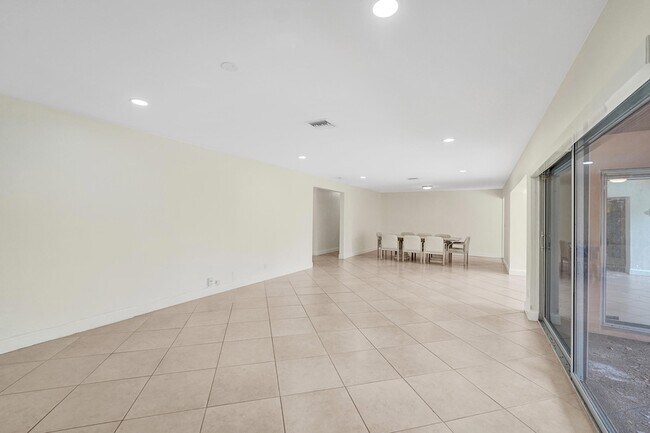 Building Photo - 4721 Sarazen Dr