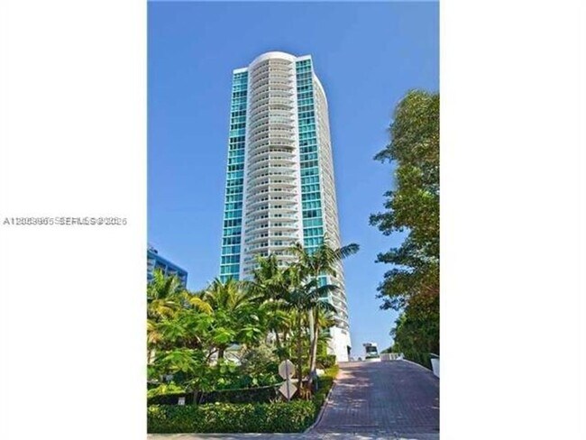Building Photo - 2101 Brickell Ave