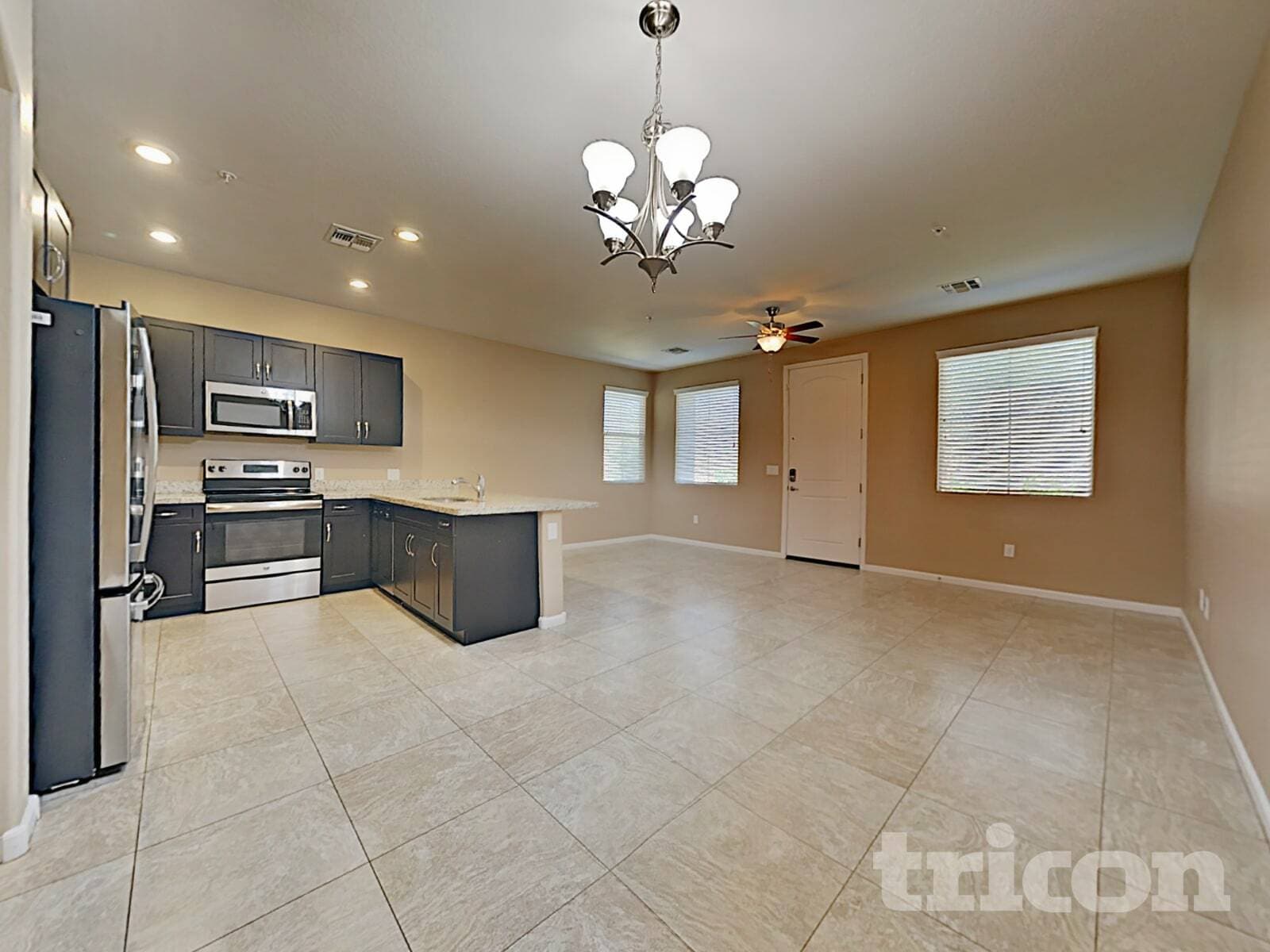 Building Photo - 12532 W Hummingbird Terrace