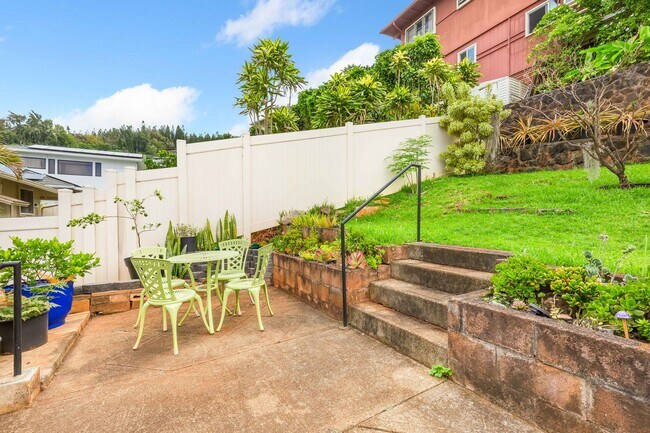 Building Photo - Charming 4-bedroom, 2-bathroom single-family home