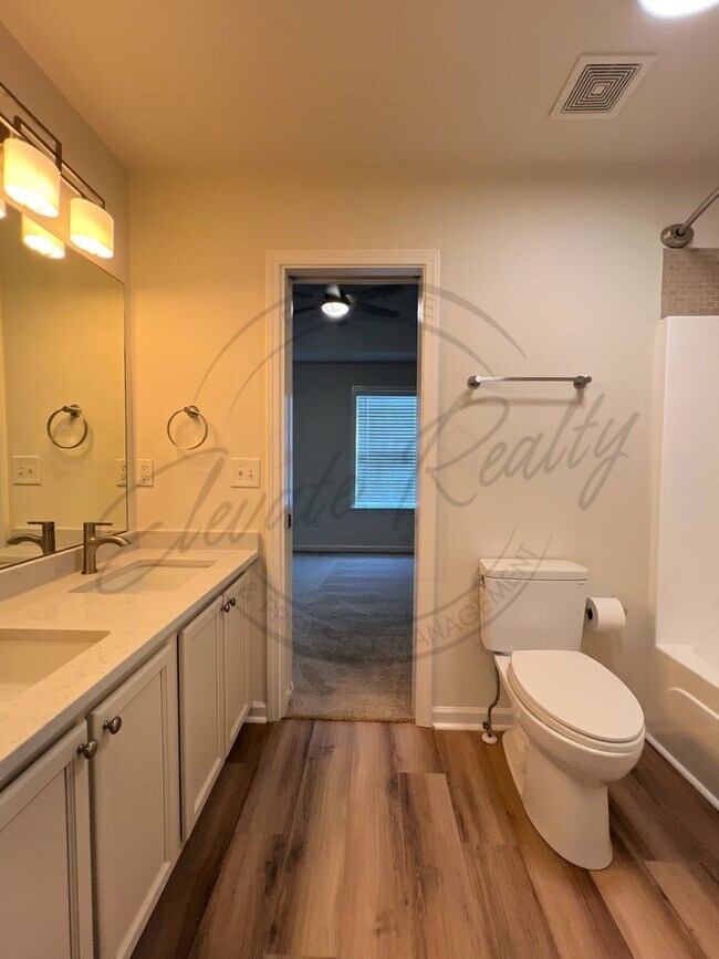 Building Photo - SPECIAL: FIRST MONTHS RENT FREE! Two Bedro...