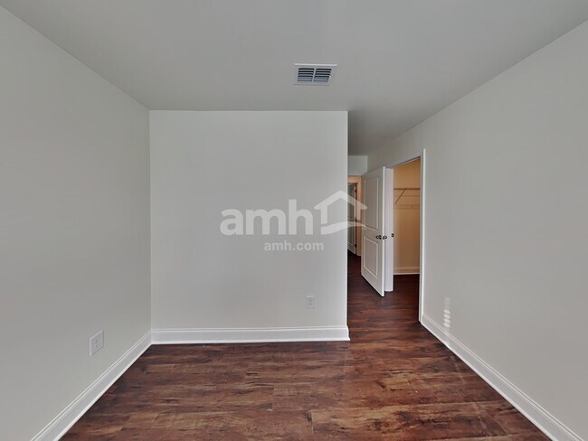 Building Photo - 800 Headland Wy