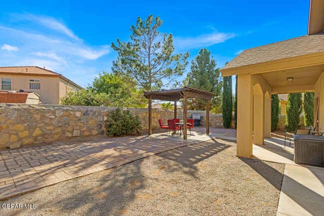 Building Photo - 3220 Scarlet Point Dr