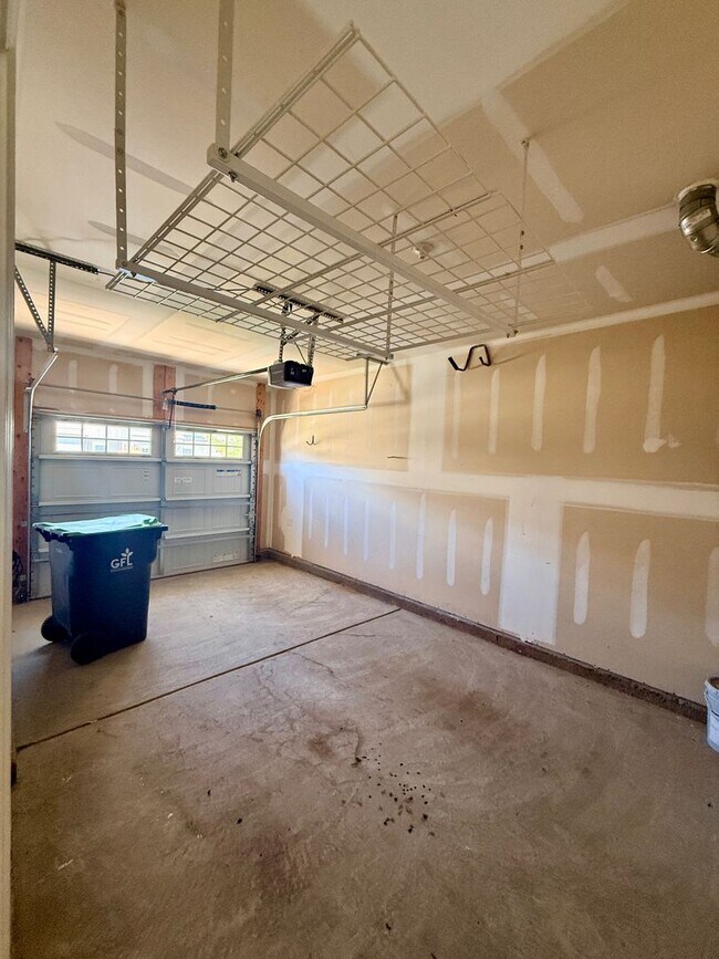 Building Photo - 1017 Sycaten St