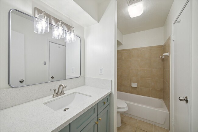 Building Photo - 513 Ridge St