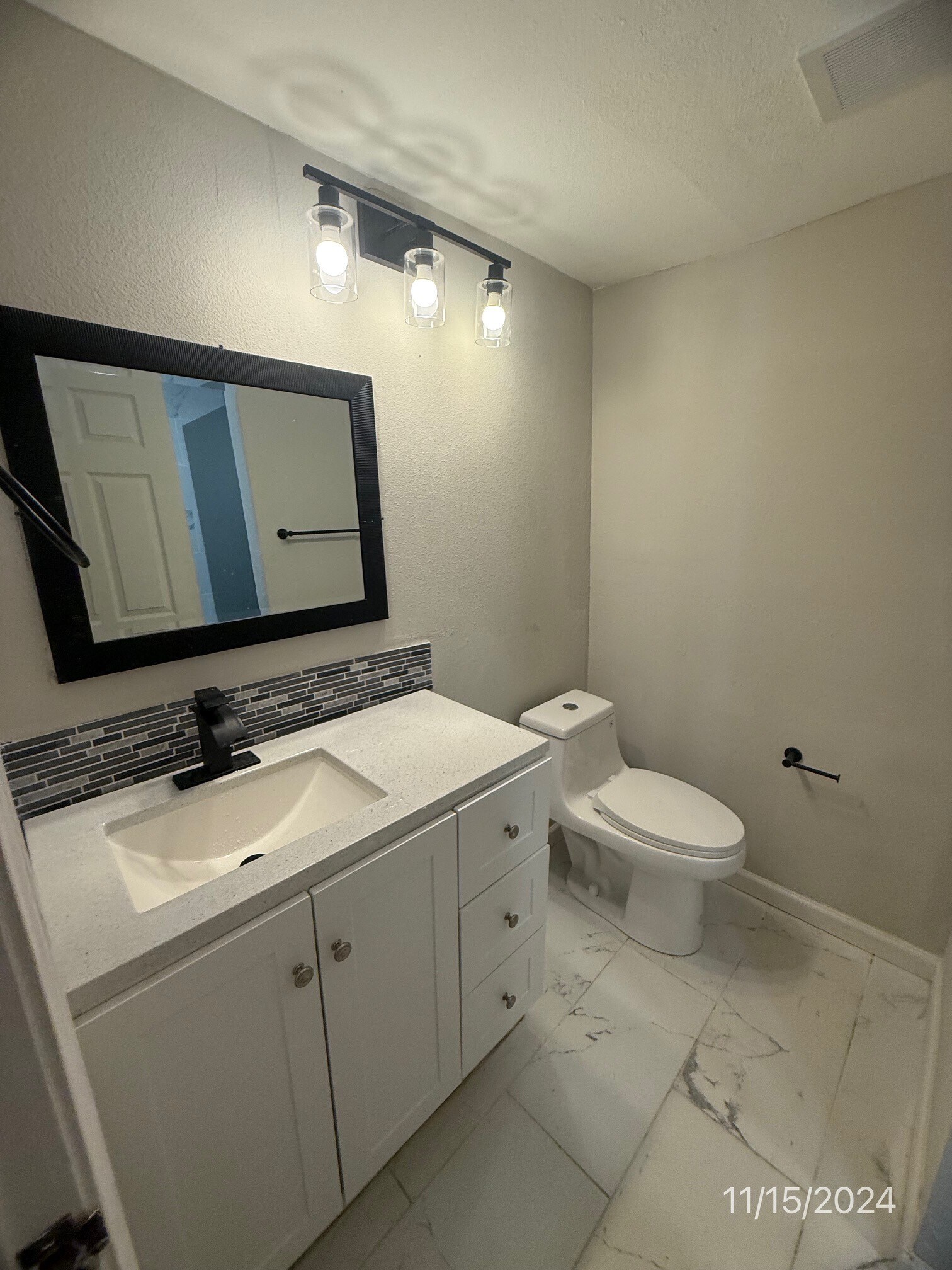 Building Photo - 7215 Holly Hill Dr