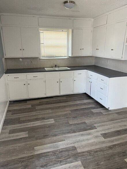 Building Photo - 1606 22nd St