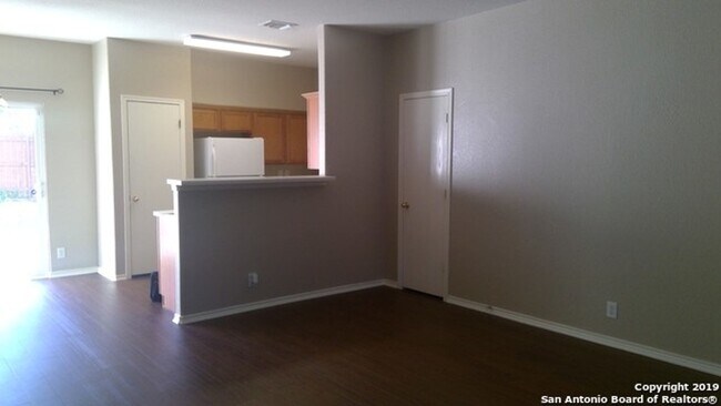 Building Photo - Townhouse near Medical Center in Gated Community