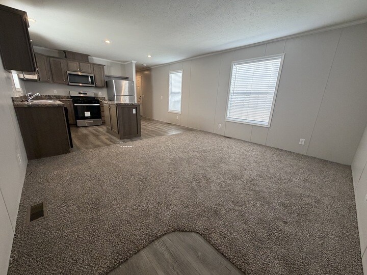 Building Photo - 38056 Johannes Dr