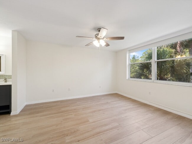 Building Photo - 285 Naples Cove Dr
