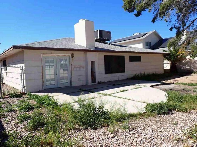 Building Photo - 7708 Alina Ave