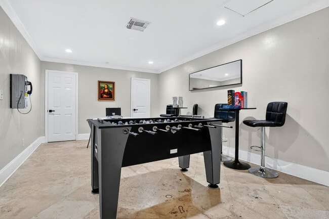 Building Photo - 2423 NE 202nd St