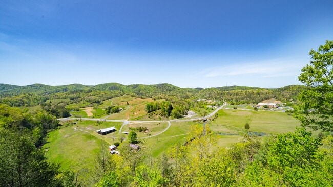 Building Photo - 4249 Dollys Dr