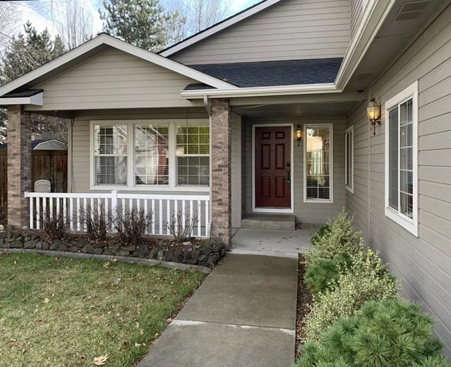 Building Photo - 13871 W Chatsworth Ct