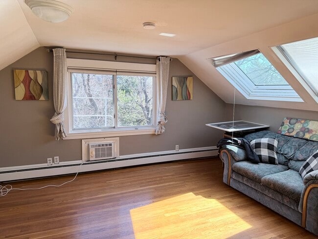 Building Photo - 359 Village St