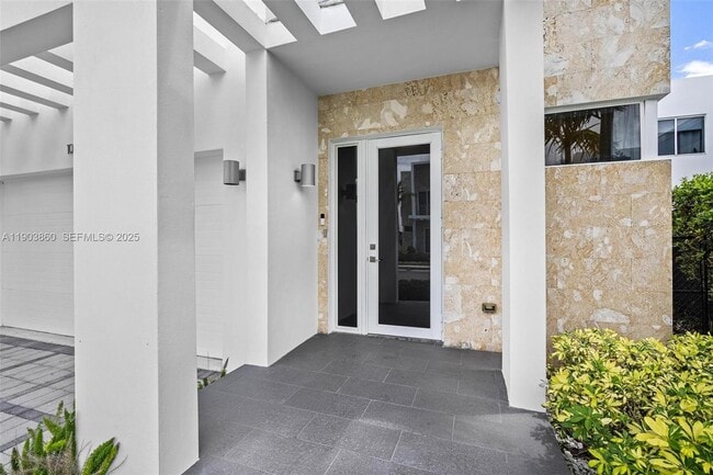 Building Photo - 10330 NW 68th St