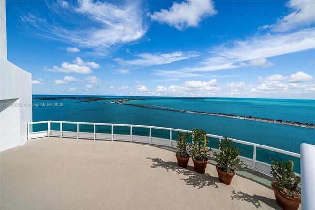 Building Photo - 1643 Brickell Ave