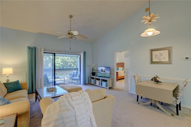 Building Photo - 9635 Riverside Dr