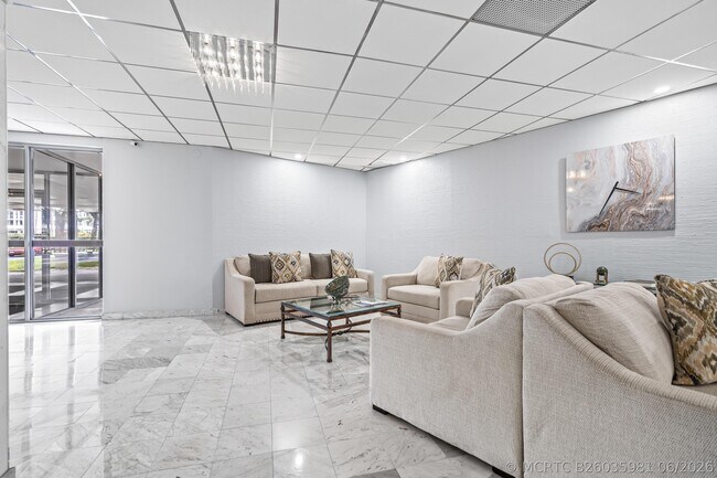 Building Photo - 2851 S Ocean Blvd