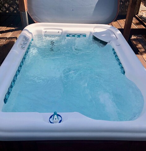 3 person Hot Tub under the deck! - 415 Prentiss Street
