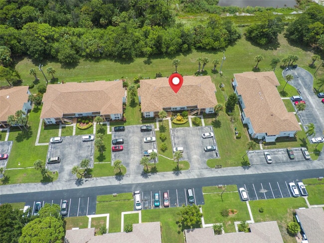 Building Photo - 1217 S Lakes End Dr