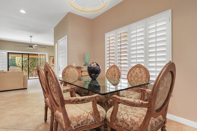 Building Photo - 44389 Cannes Ct