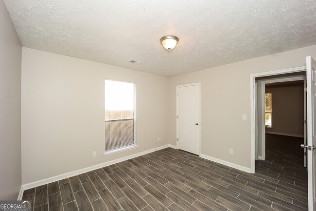 Building Photo - 8682 Cedar Creek Ridge