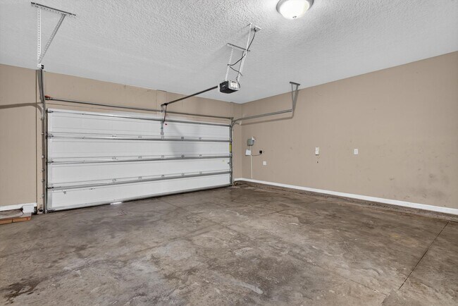 Building Photo - 13685 Goodson Pl