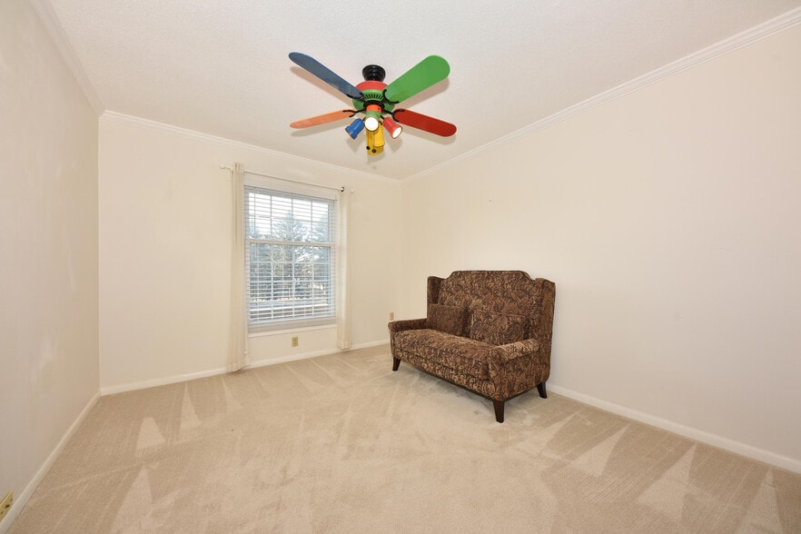 Building Photo - 2076 Chateau Ct