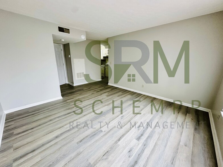 Building Photo - 1704 Rowan St