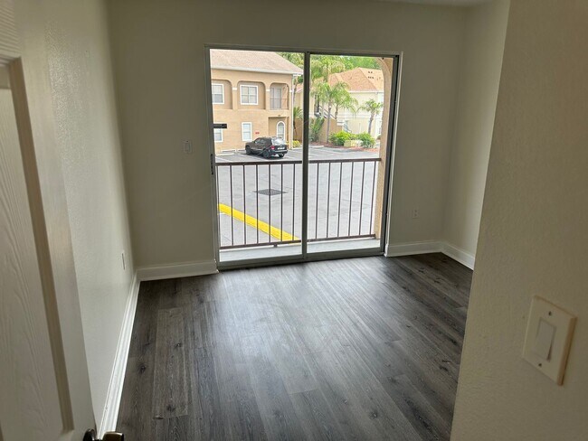 Building Photo - 8824 Coral Palms Ct